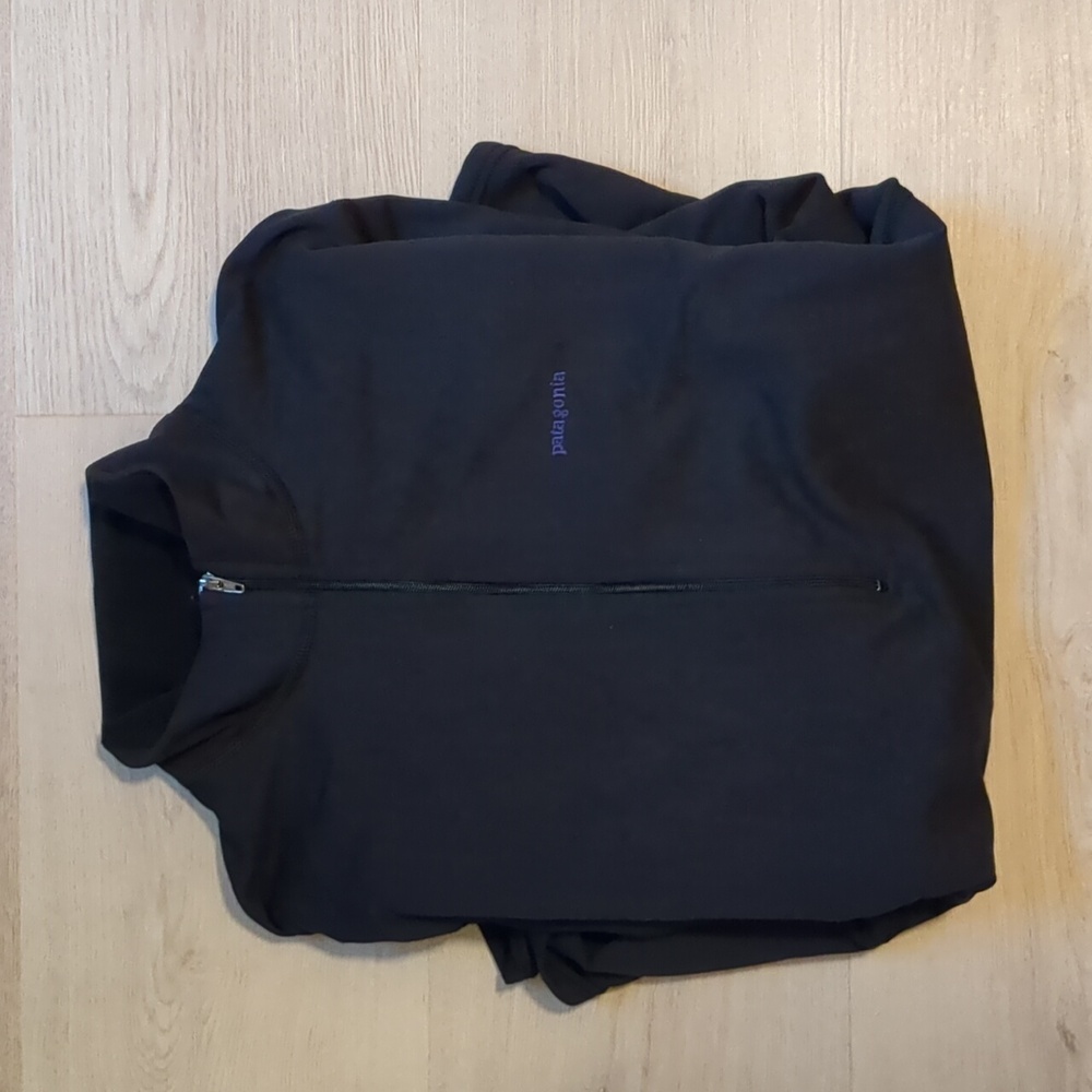 Black Patagonia quarterzip